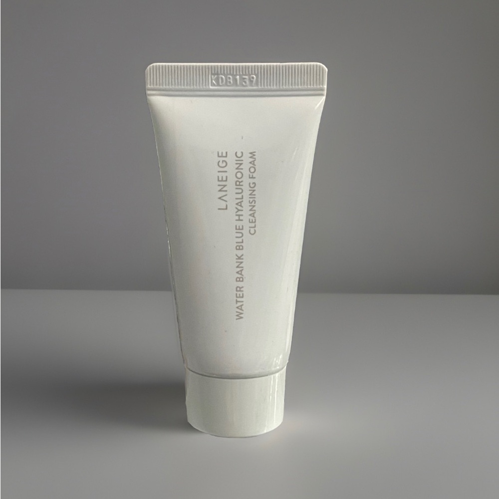 LANEIGE Water Bank Blue Hyaluronic Cleansing Foam - White
